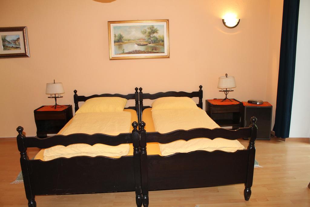 Osteria Battello Hotell Caslano Exteriör bild